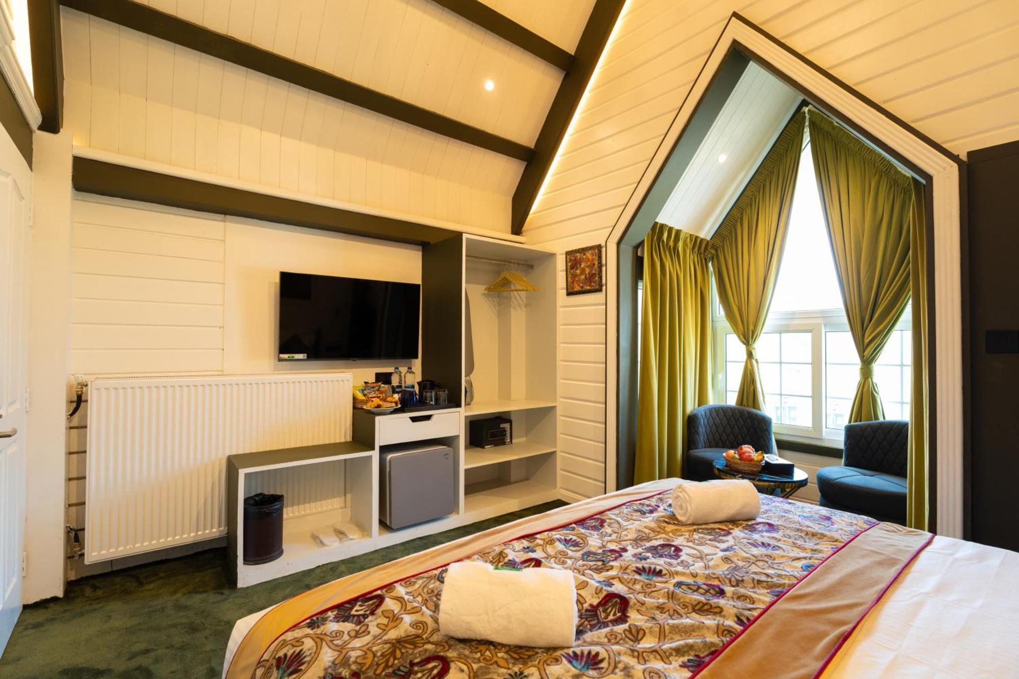 Green Rooms Resort Gulmarg Extérieur photo