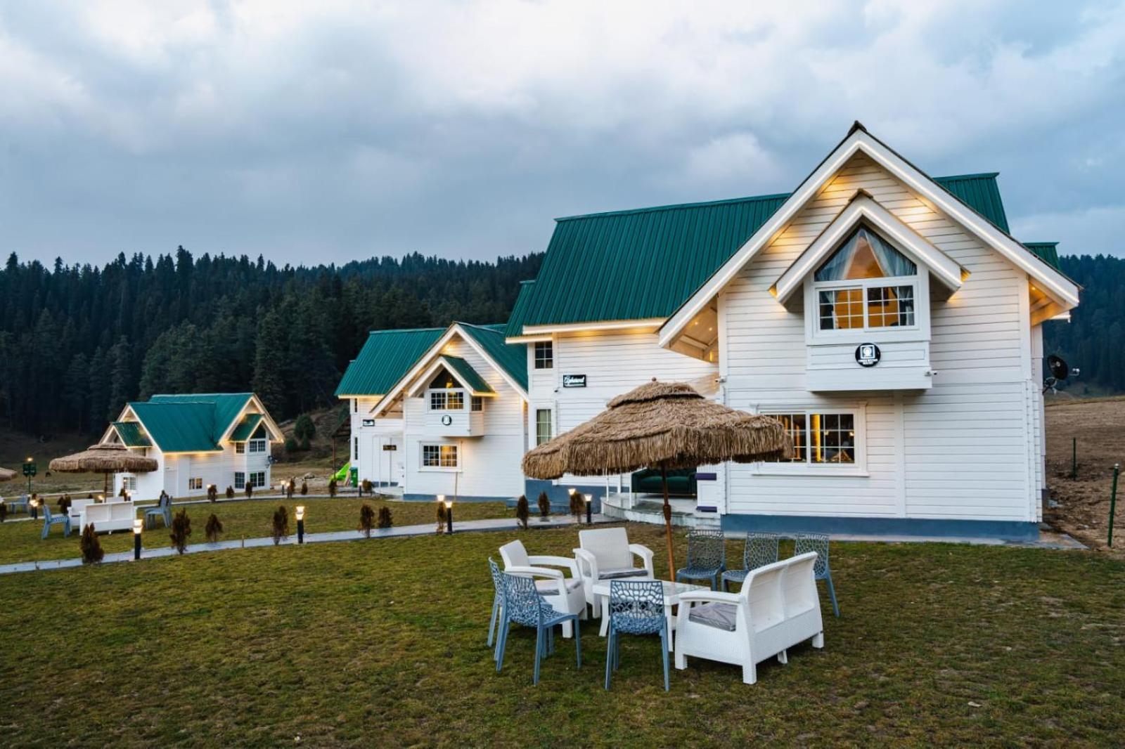 Green Rooms Resort Gulmarg Extérieur photo
