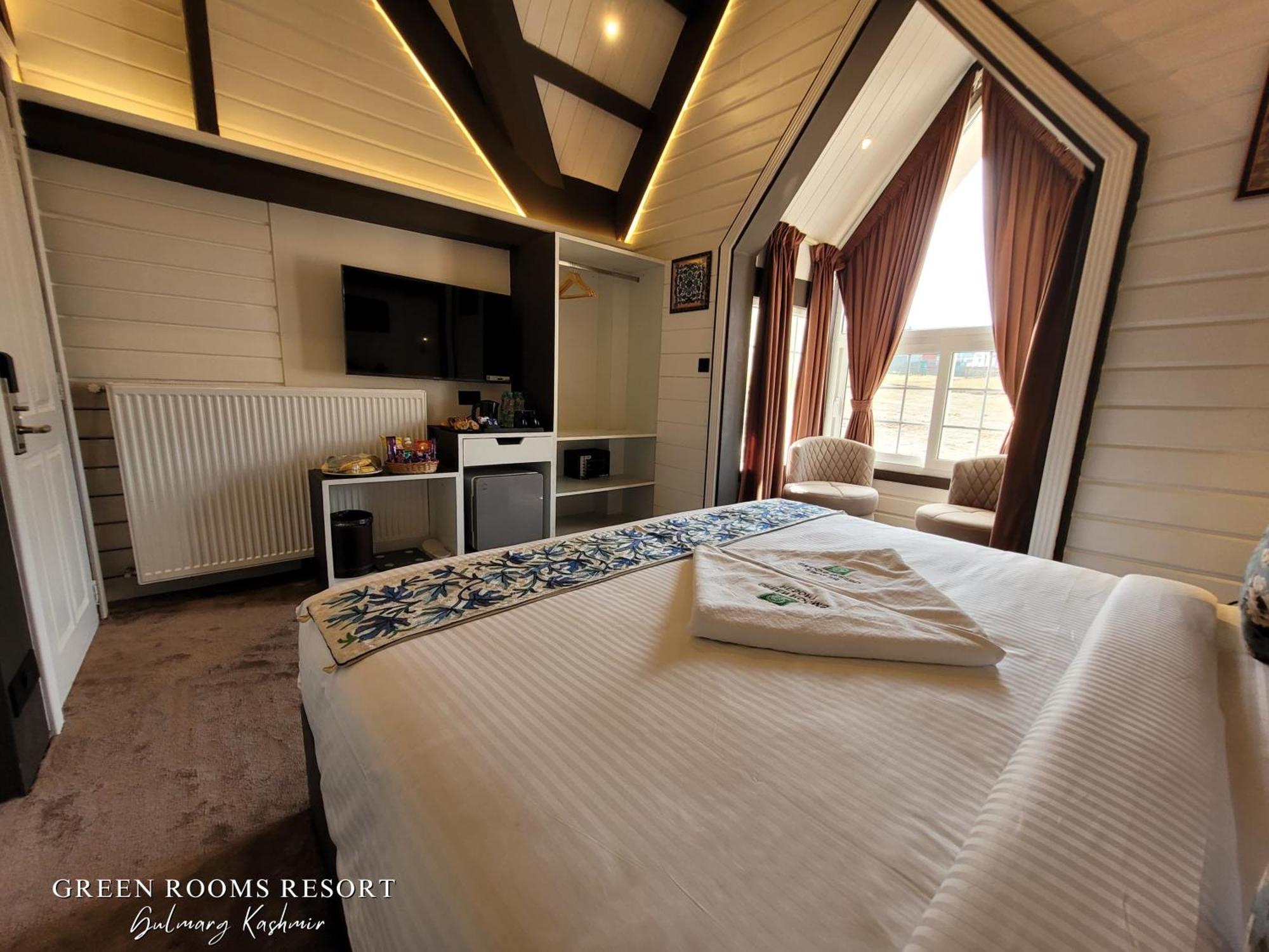 Green Rooms Resort Gulmarg Extérieur photo
